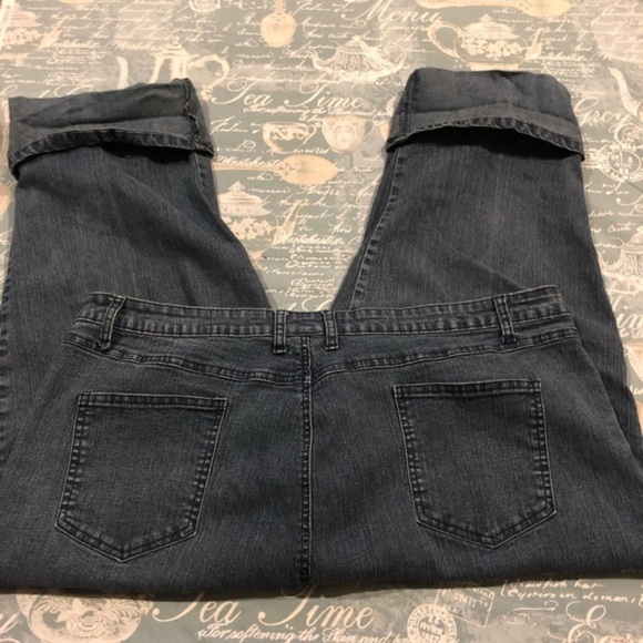 Explore size 24W Capri jeans - Picture 4 of 4
